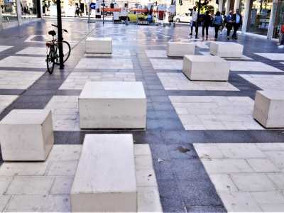 ...in quello di Bari Vecchia sono a forma di cubo